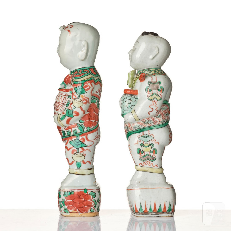 Two famille verte figures of 'boys', - 图3